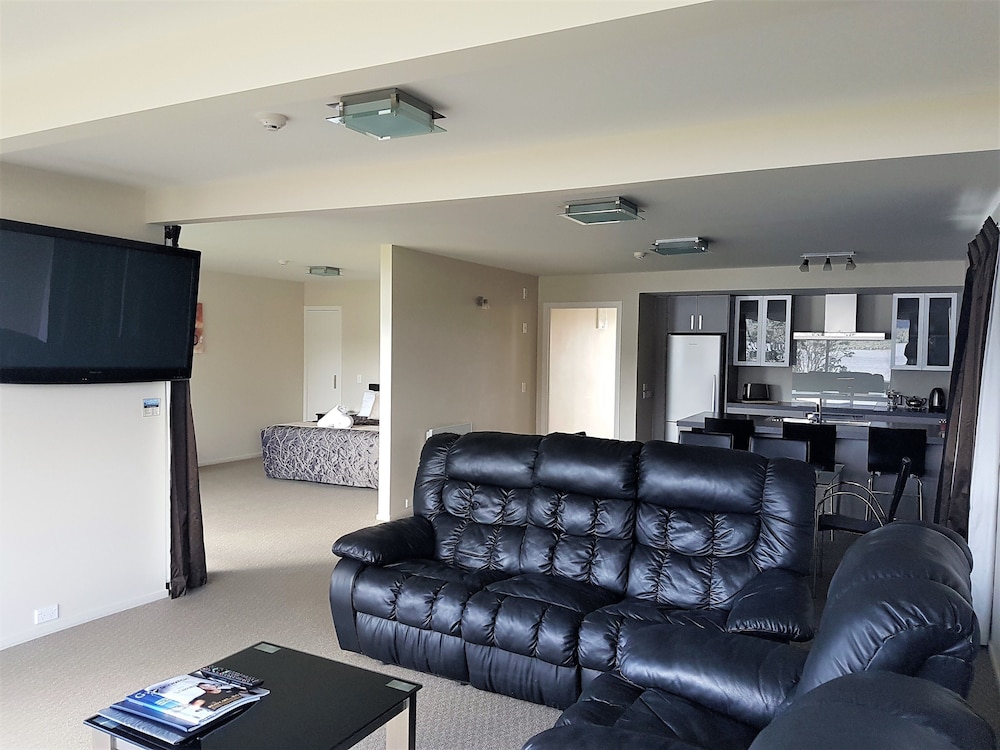 Fiordland Lakeview Motel and Apartments 45/67