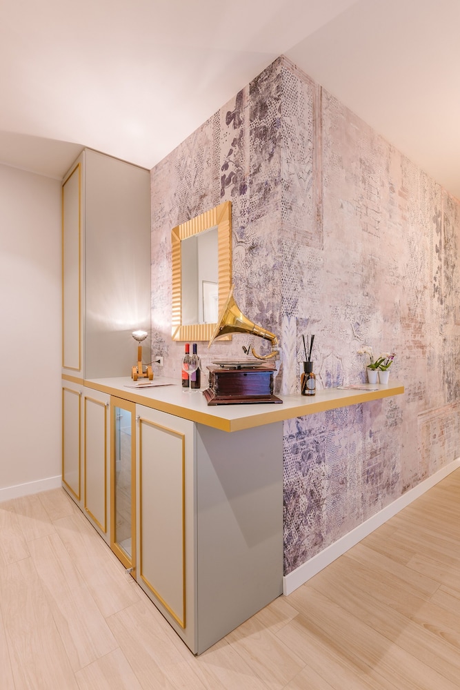 Rhea Silvia Luxury Navona 5/50