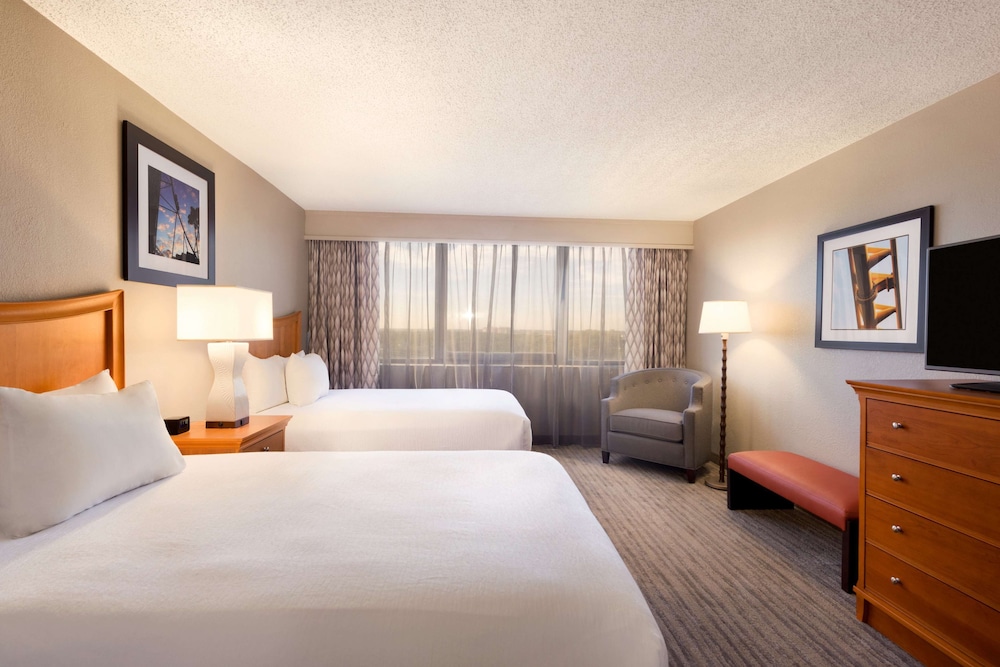 PREMIUM, SUITE, 2 DOUBLE BEDS, ACCESSIBLE