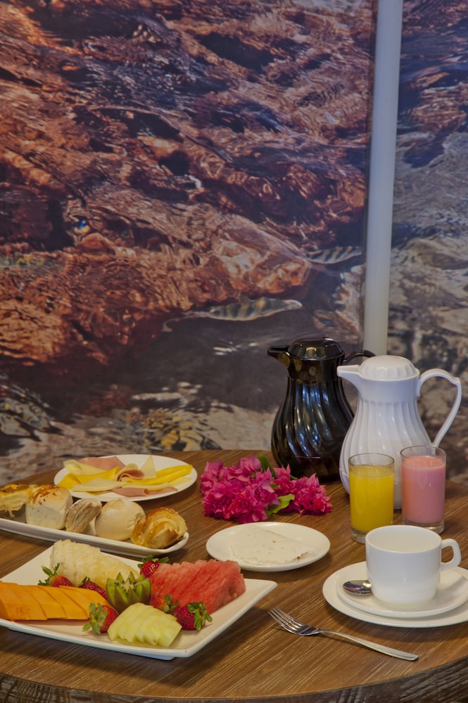 Ritz Suites Grand Hotel Boutique 52/62