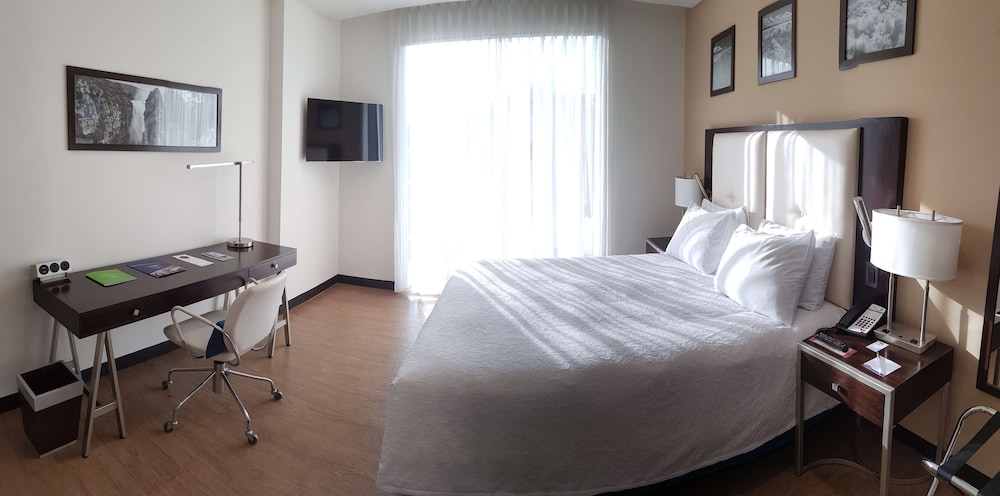 Hampton By Hilton Santa Cruz Equipetrol 28/56