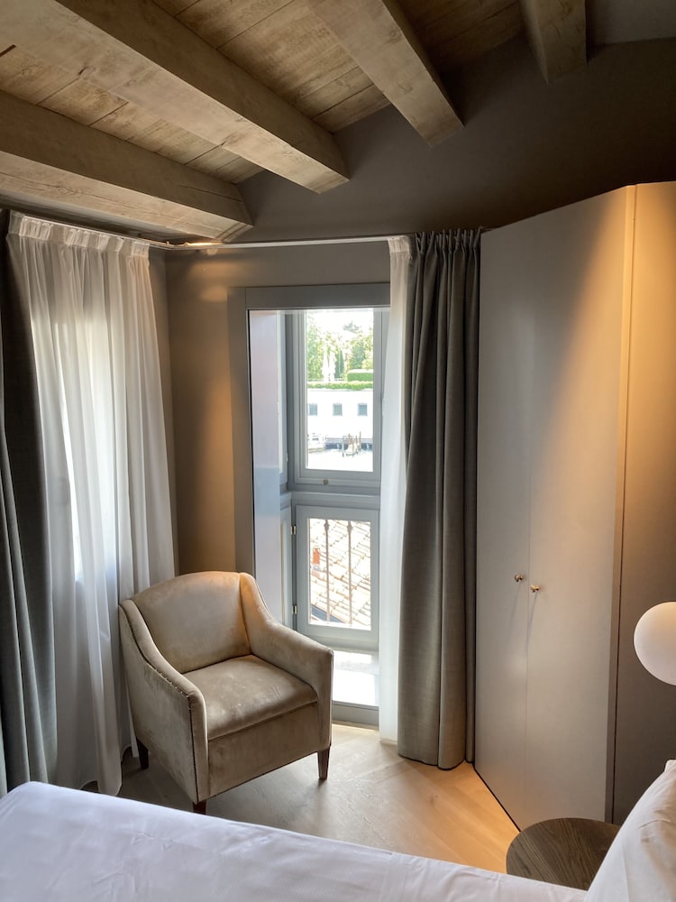 Hotel Dei Dragomanni 11/50