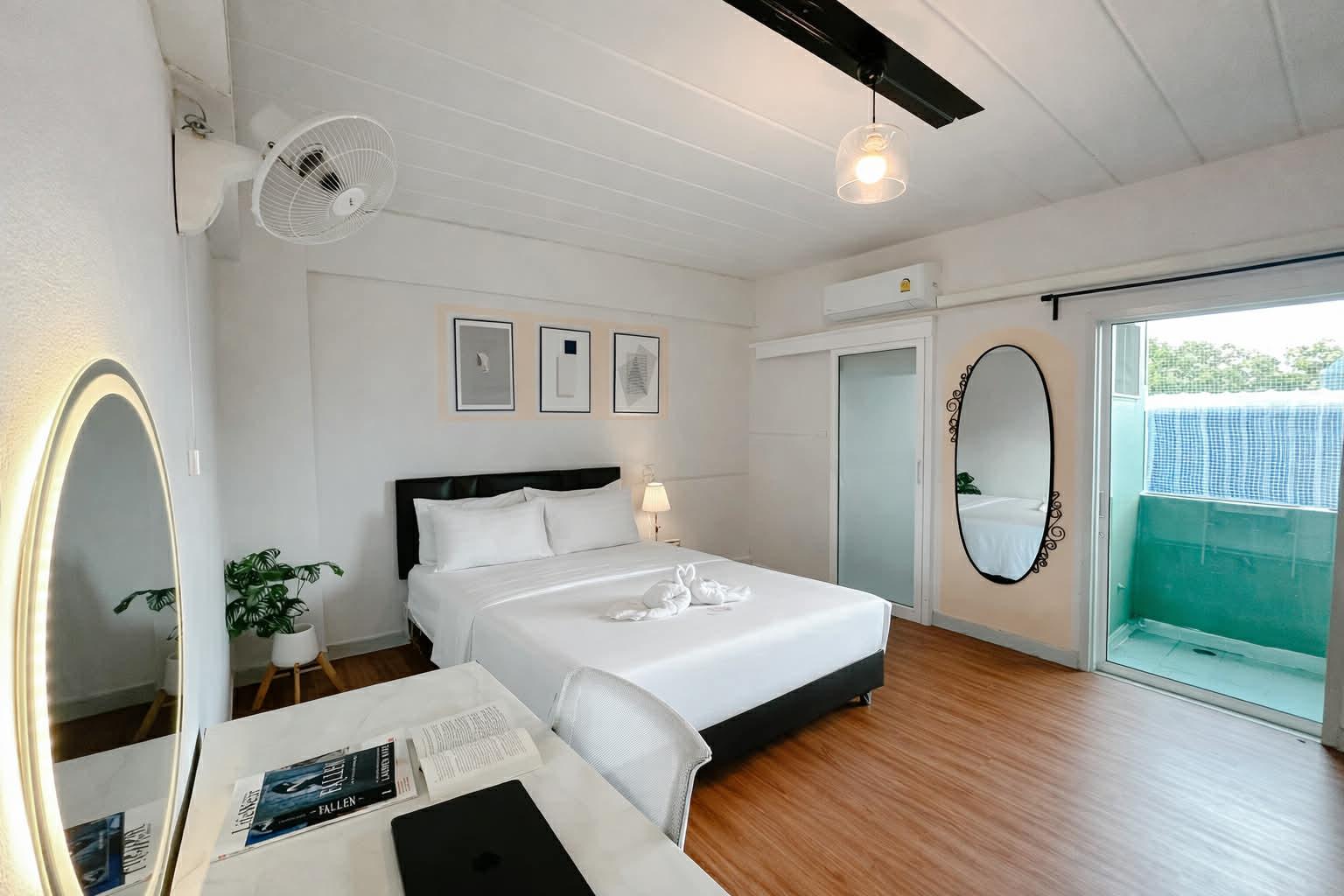 Duplex, Double Bed