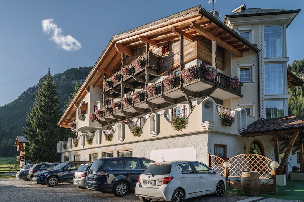 HOTEL CHALET PINETA 42/50
