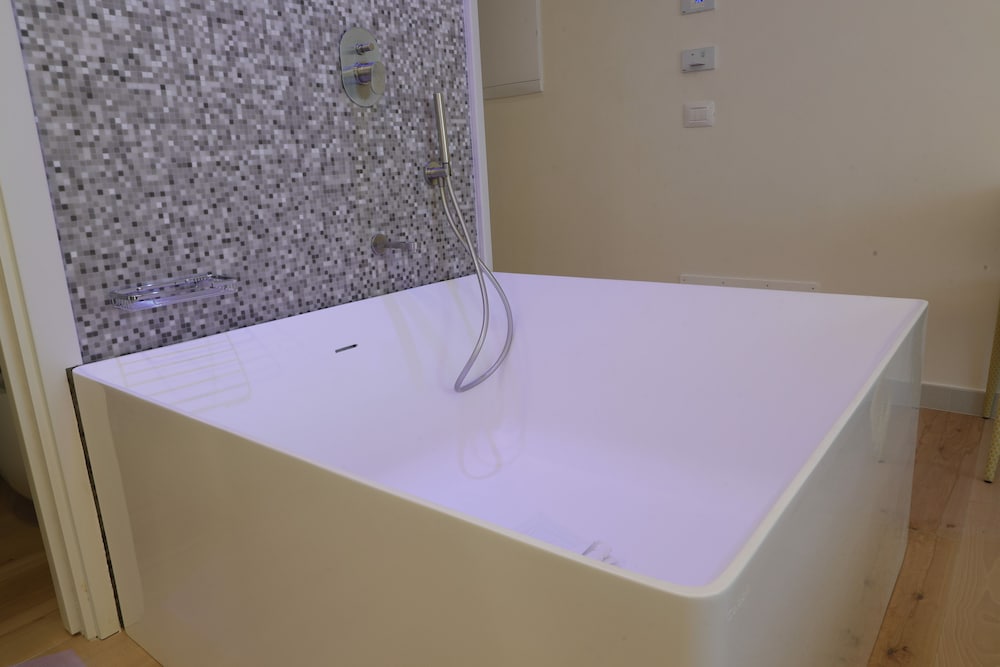 Astrea Wellness & Spa 12/49