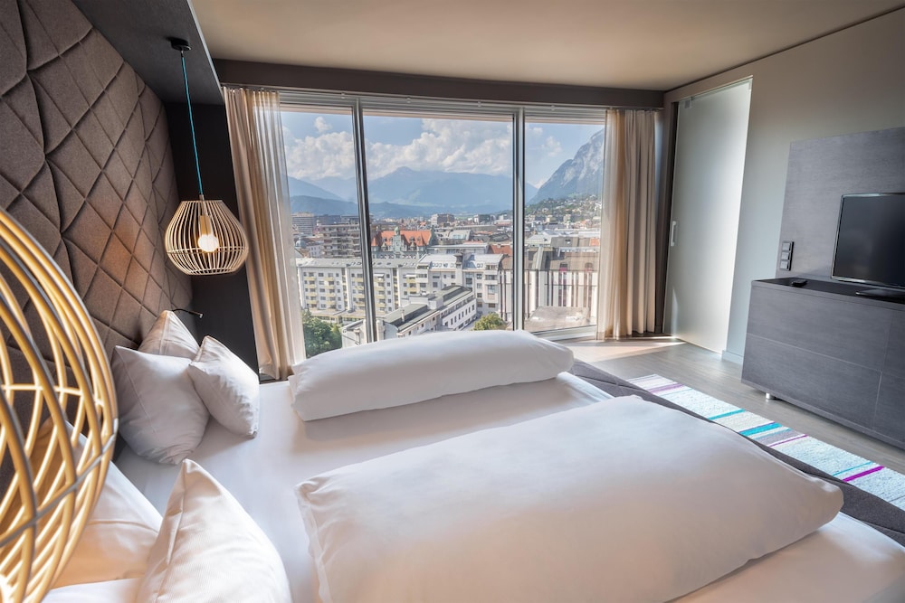 PRESIDENTIAL, SUITE, KING BED