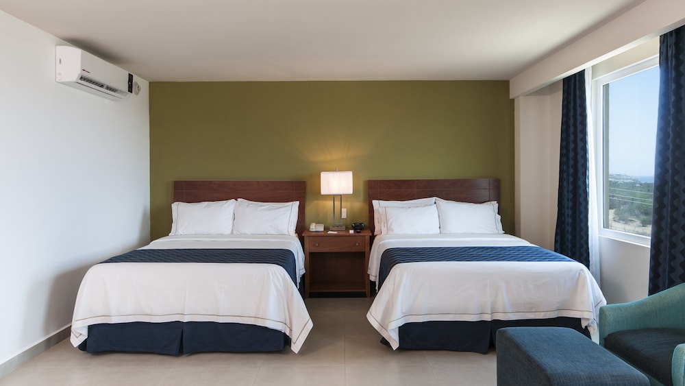 Holiday Inn Express Cabo San Lucas 25/71