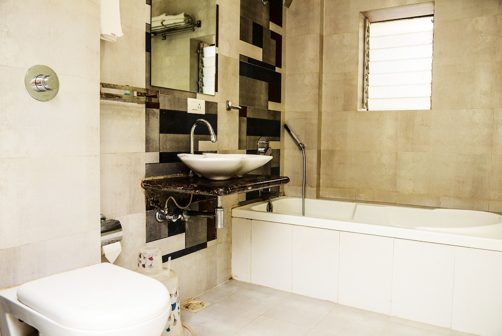 Hotel Elite Continental - Airport Road Andheri 32/32
