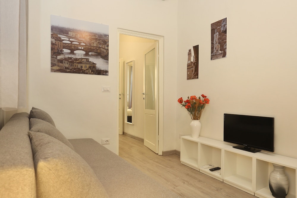 Cristina Suite 8/14