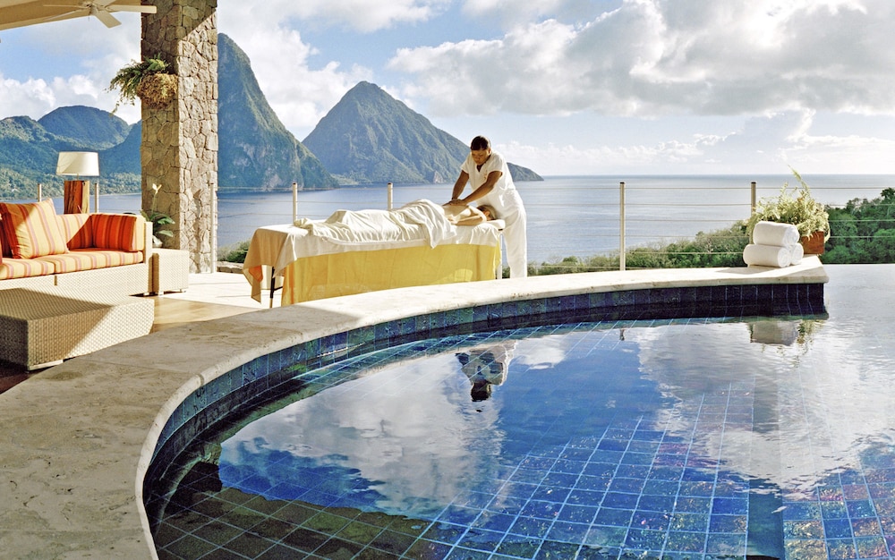 Jade Mountain - Adults Only 26/71