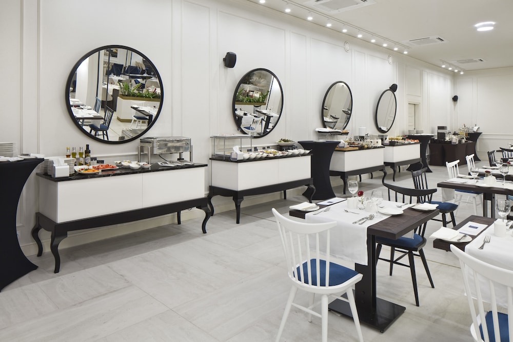 Wyndham Grand Krakow Old Town 59/72