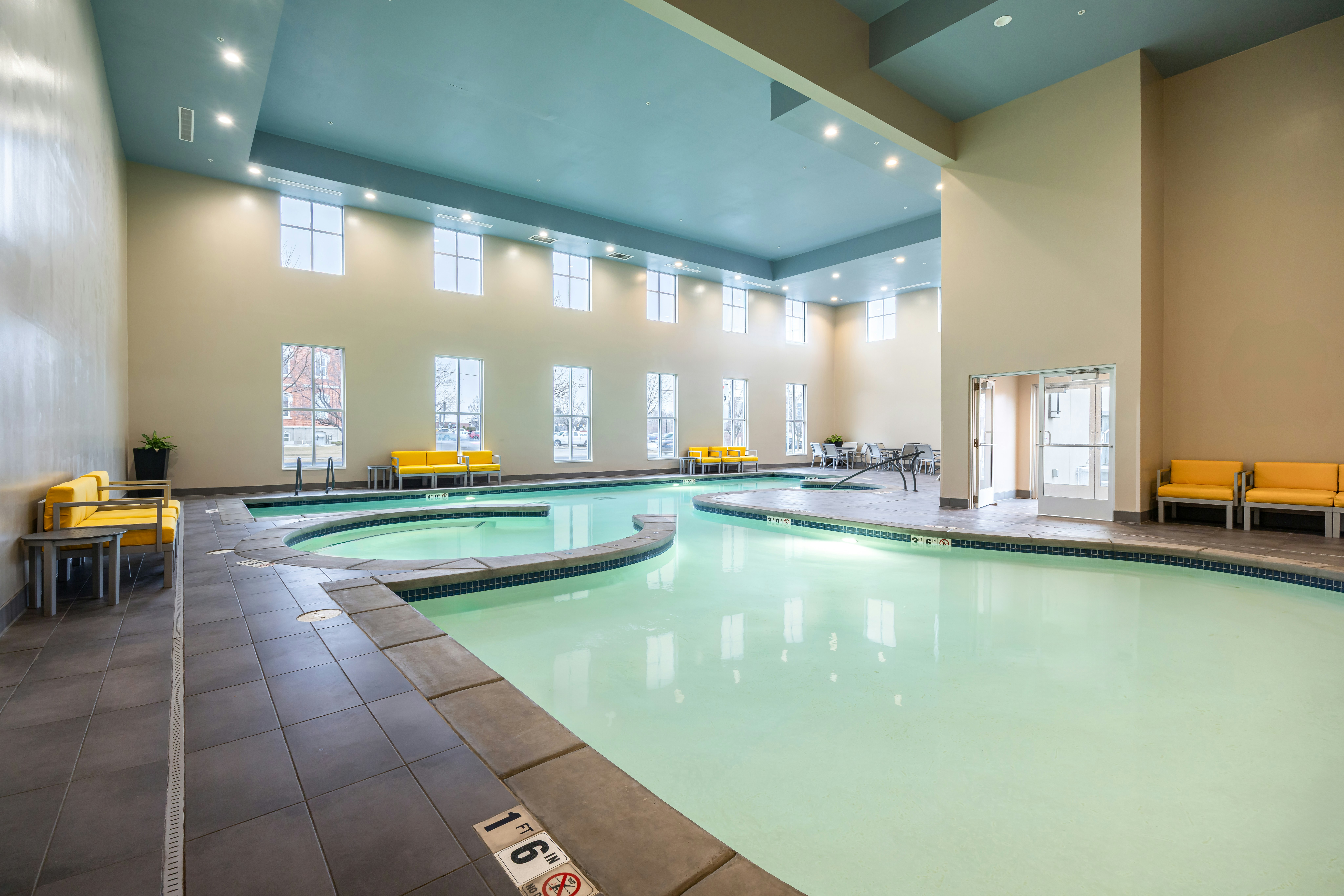 Hampton Inn & Suites Logan 32/48