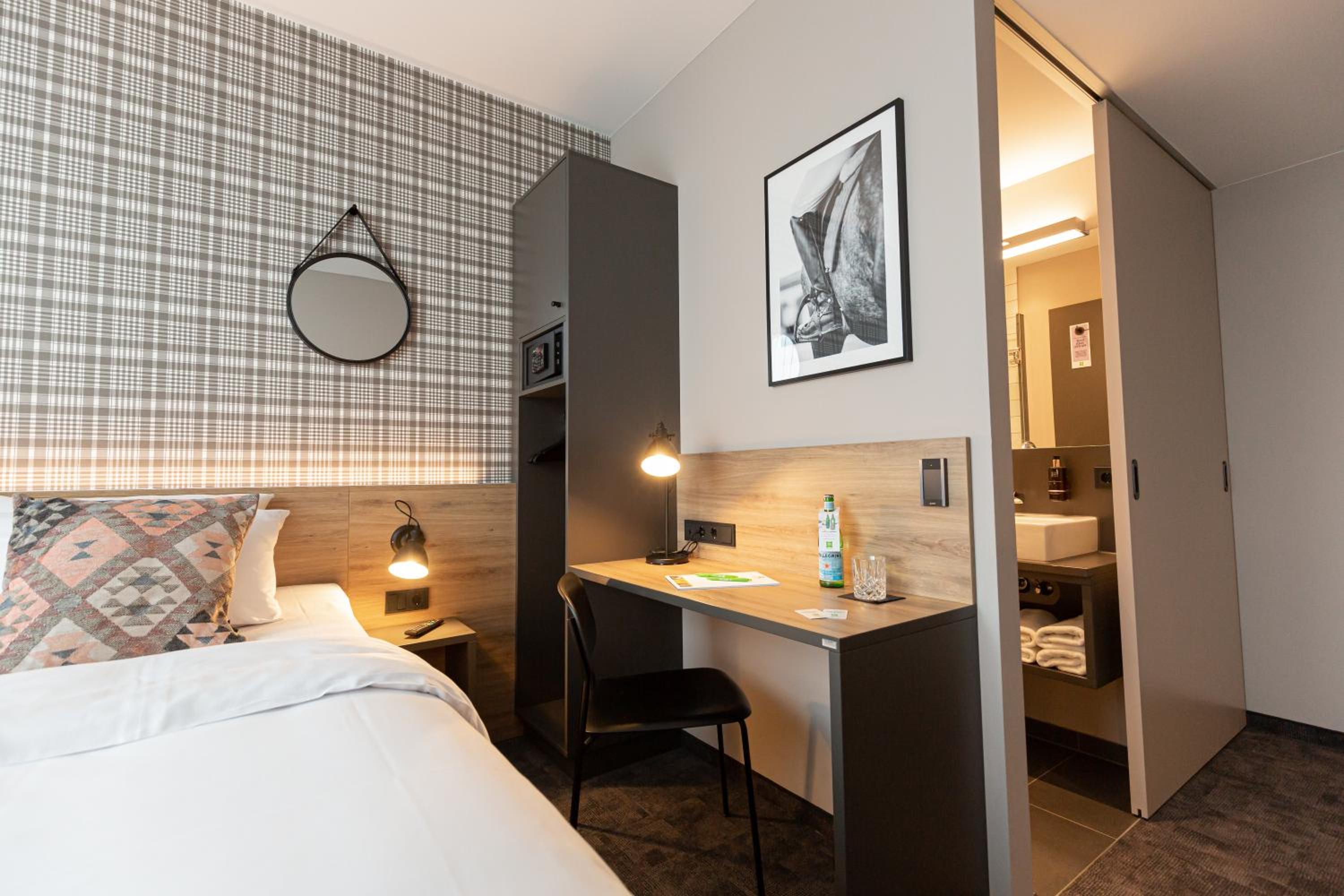 غرفة سوبيريور بسرير كينج، Ibis Styles Vechta 2/10