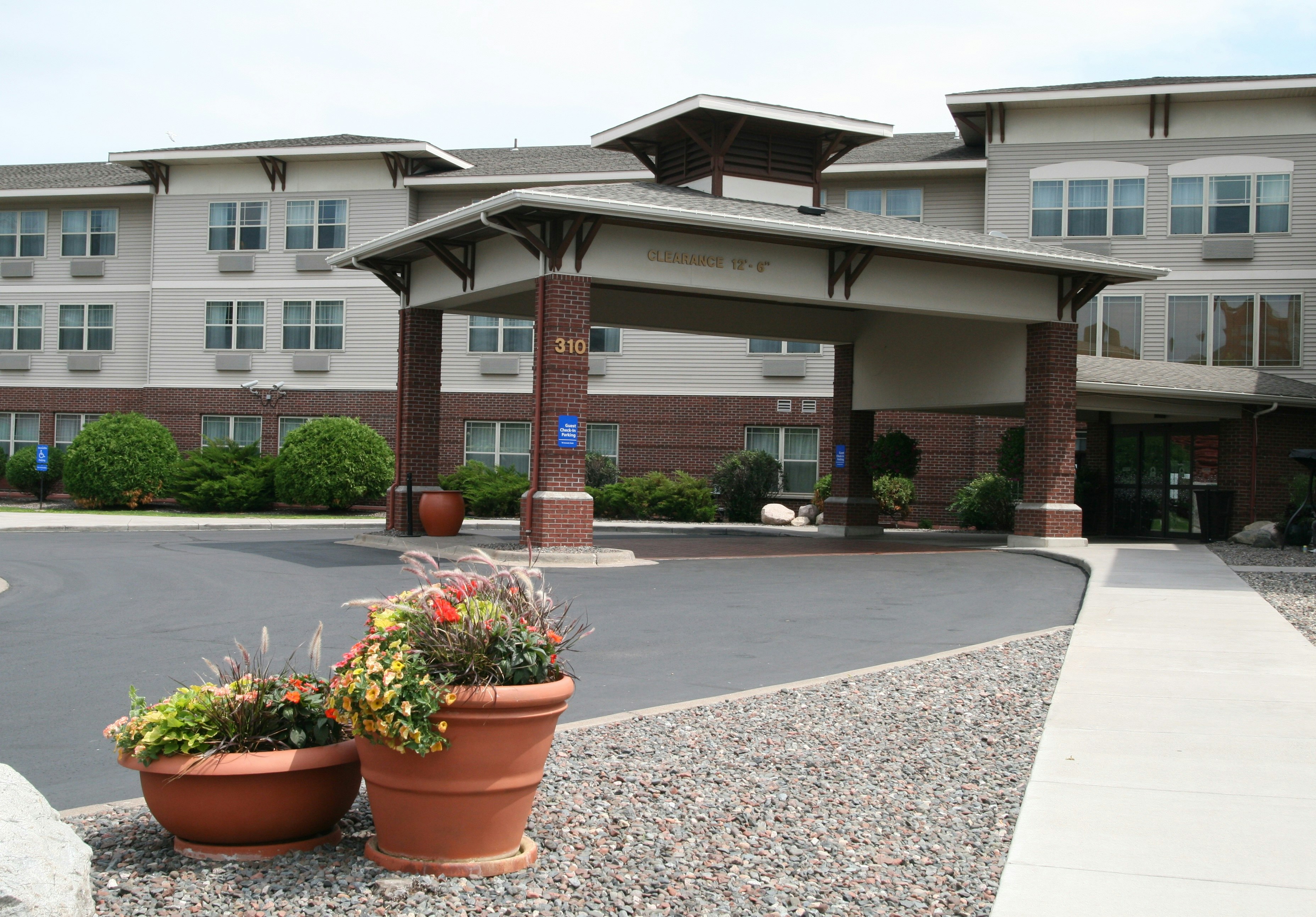 Hampton Inn Duluth Canal Park 6/77