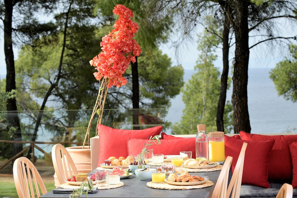 Amantes Villas And Suites 28/50