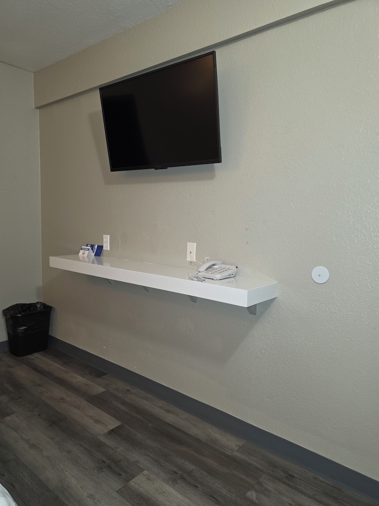 Morada Inn and Suites 11/55