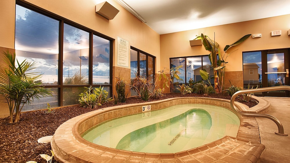 Best Western Plus Night Watchman Inn & Suites 4/22