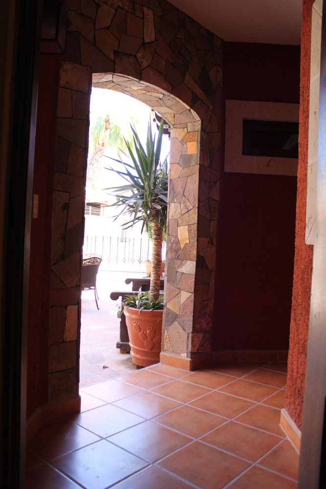 Posada Del Cortes Hotel 8/50