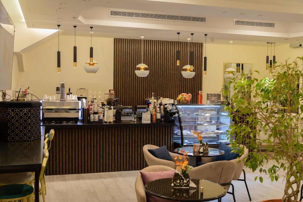 Carawan Hotel Jeddah 9/70