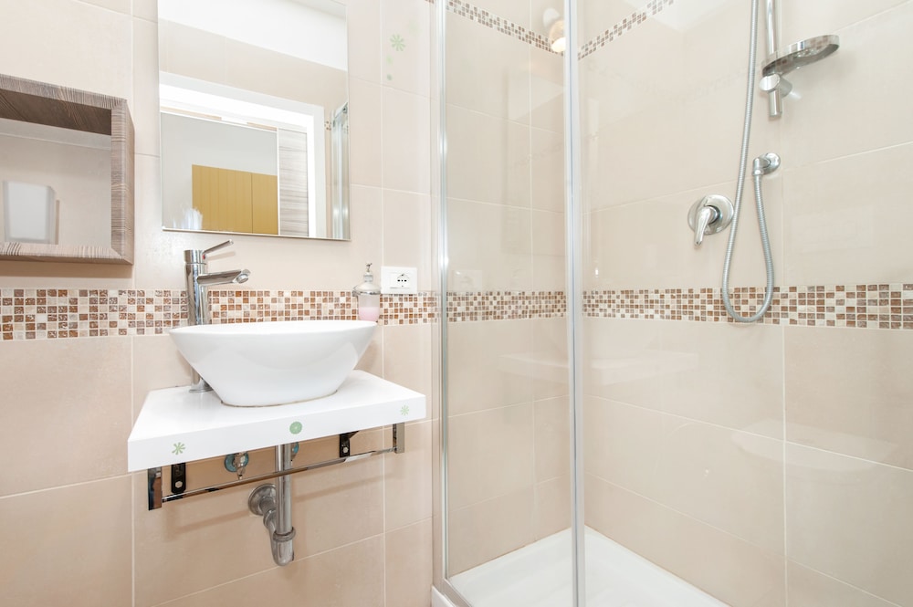 Il Sesto Suites Central 45/50