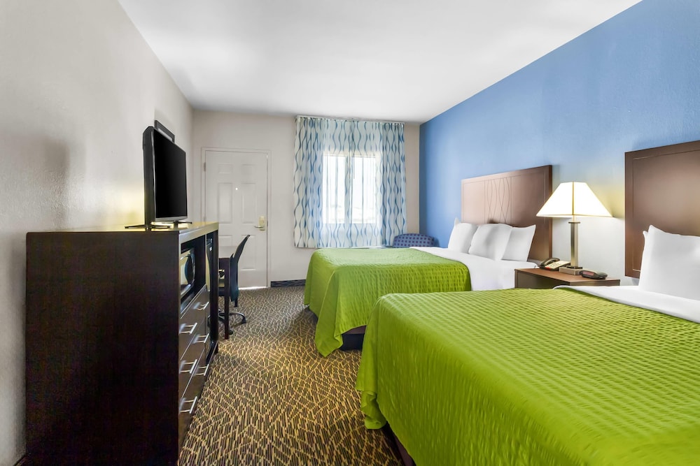 Econo Lodge Bryan TX 33/60