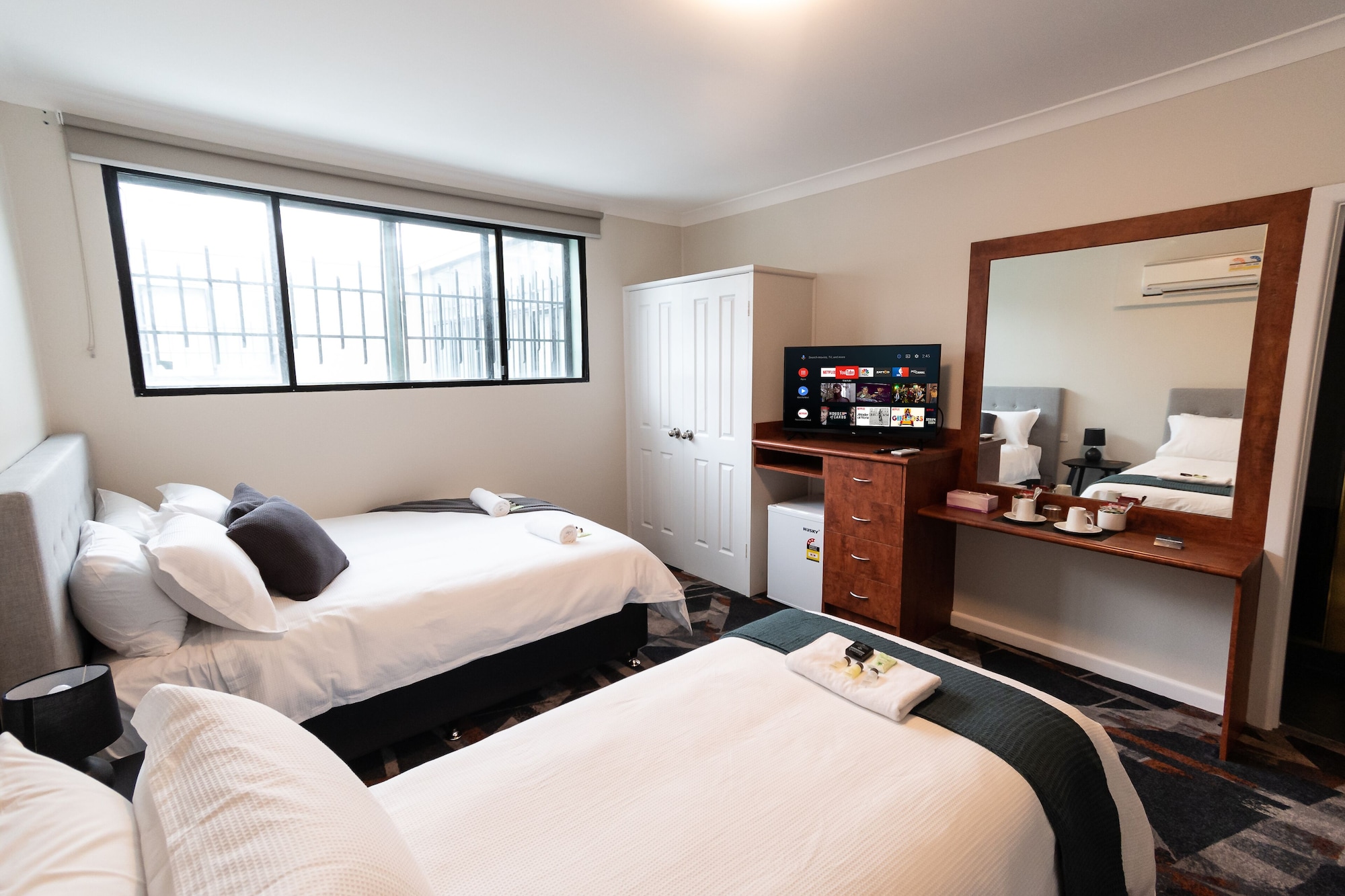 ROOM, 1 DOUBLE AND 1 SINGLE BED