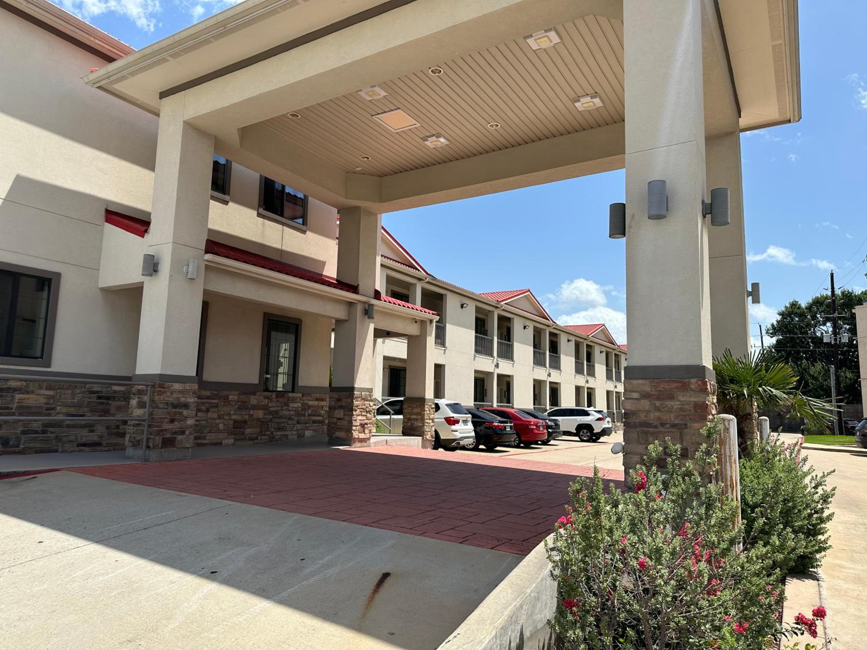 Scottish Inn And Suites 49/53