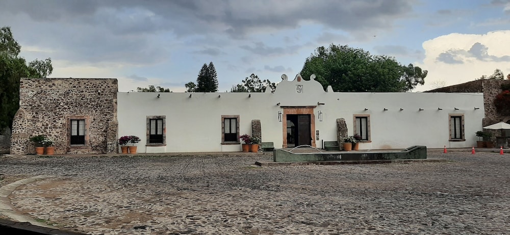 Hotel Hacienda EL Salitre 42/50