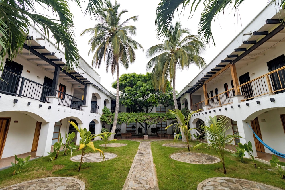 Hotel Sansiraka by GEH Suites 44/50