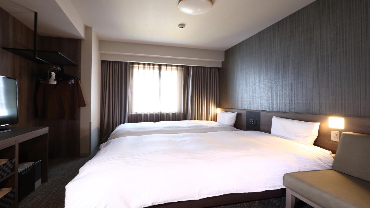 Room, Twin Beds