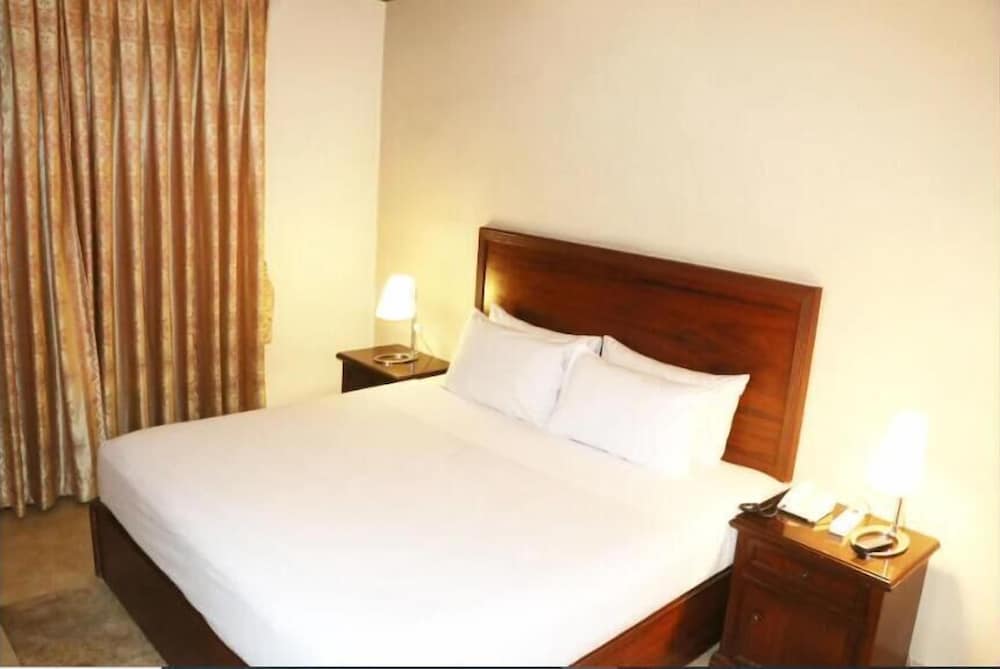 Shalimar Tower Hotel Lahore 38/50