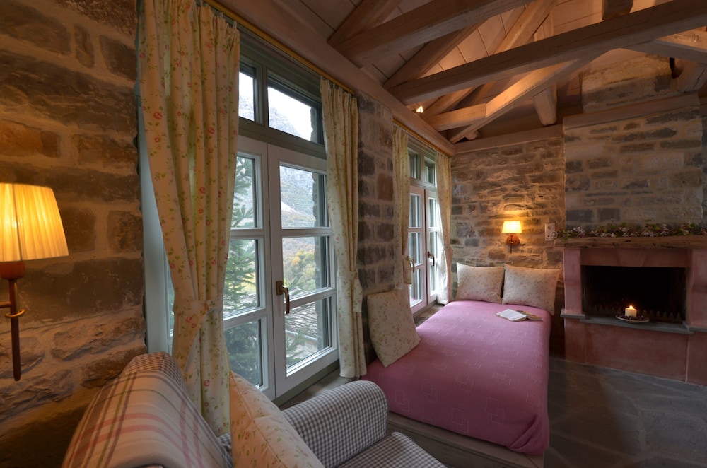 Papaevangelou Hotel 36/66