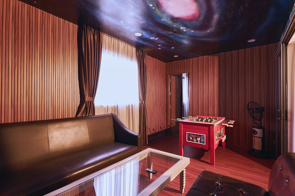 MERCURY BOUTIQUE HOTEL 45/76