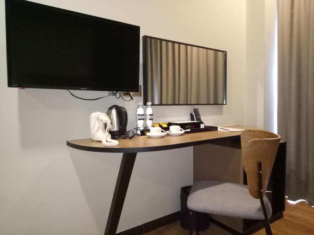 Roxy Hotel Apartment 50/58