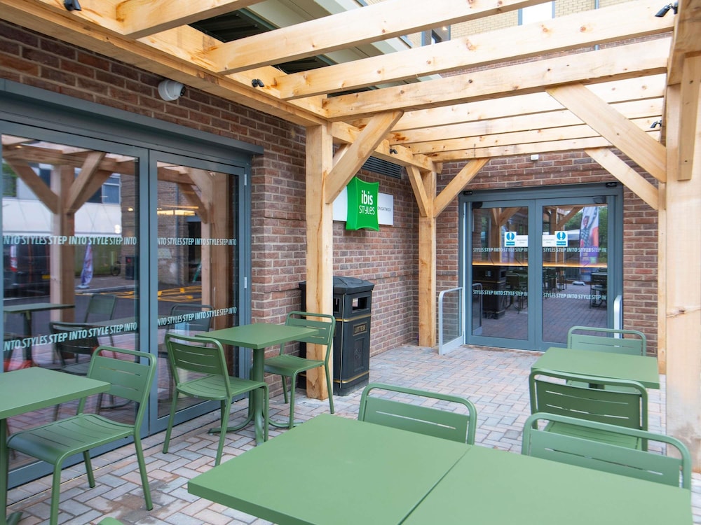 Ibis Styles London Gatwick Airport 45/64
