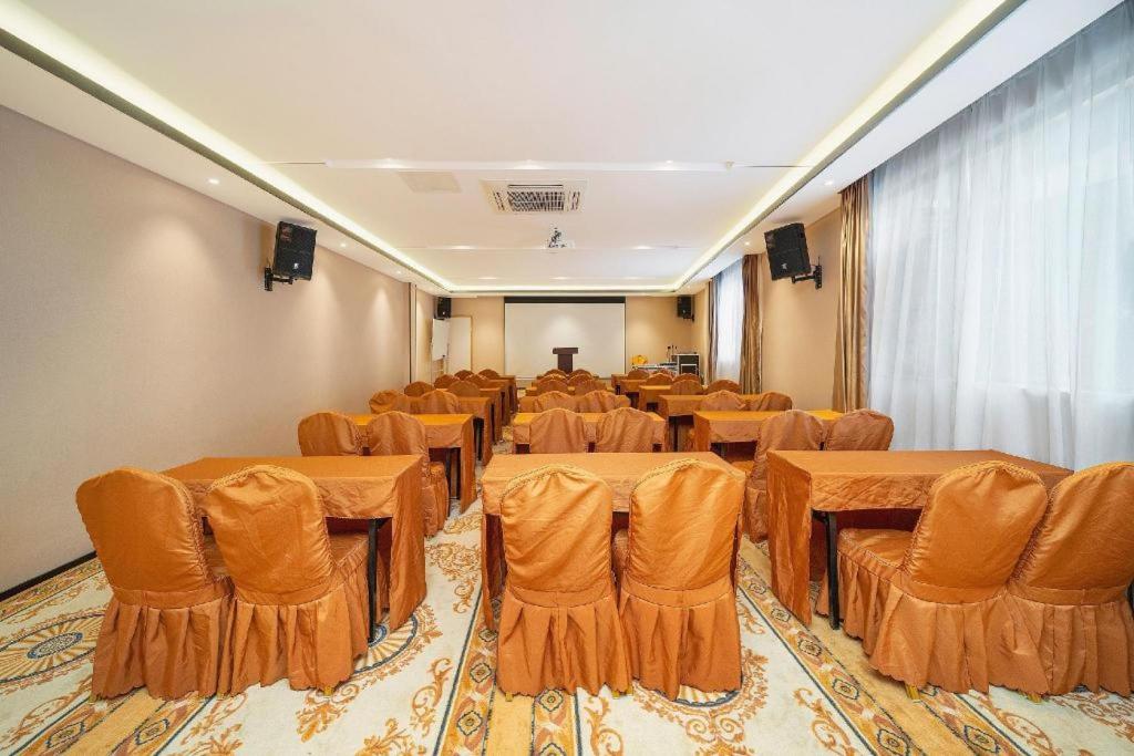 City Comfort Inn (Dali Railway Station) 38/55