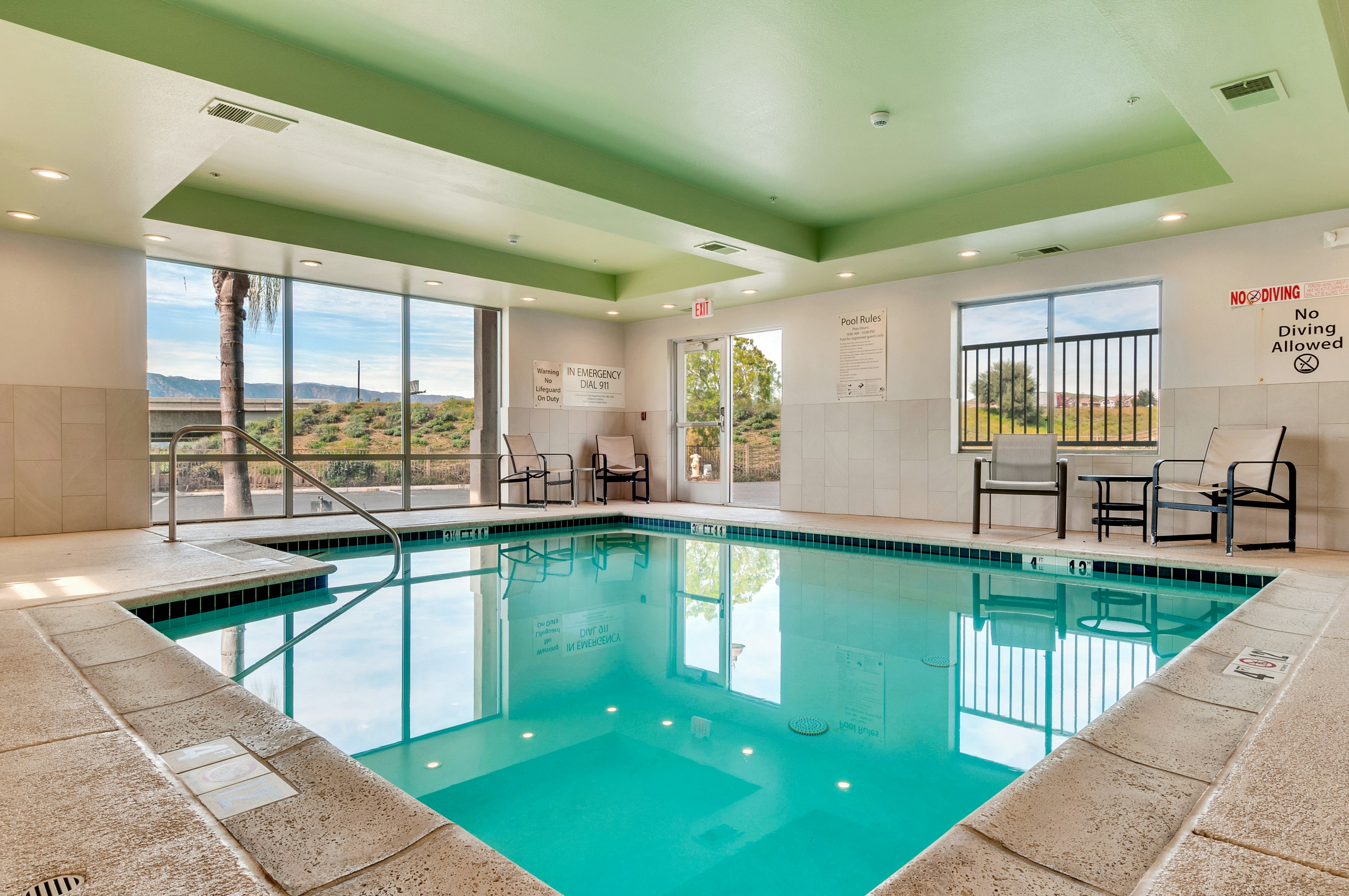 Holiday Inn Express Hotel And Suites Lake Elsinore 33/61