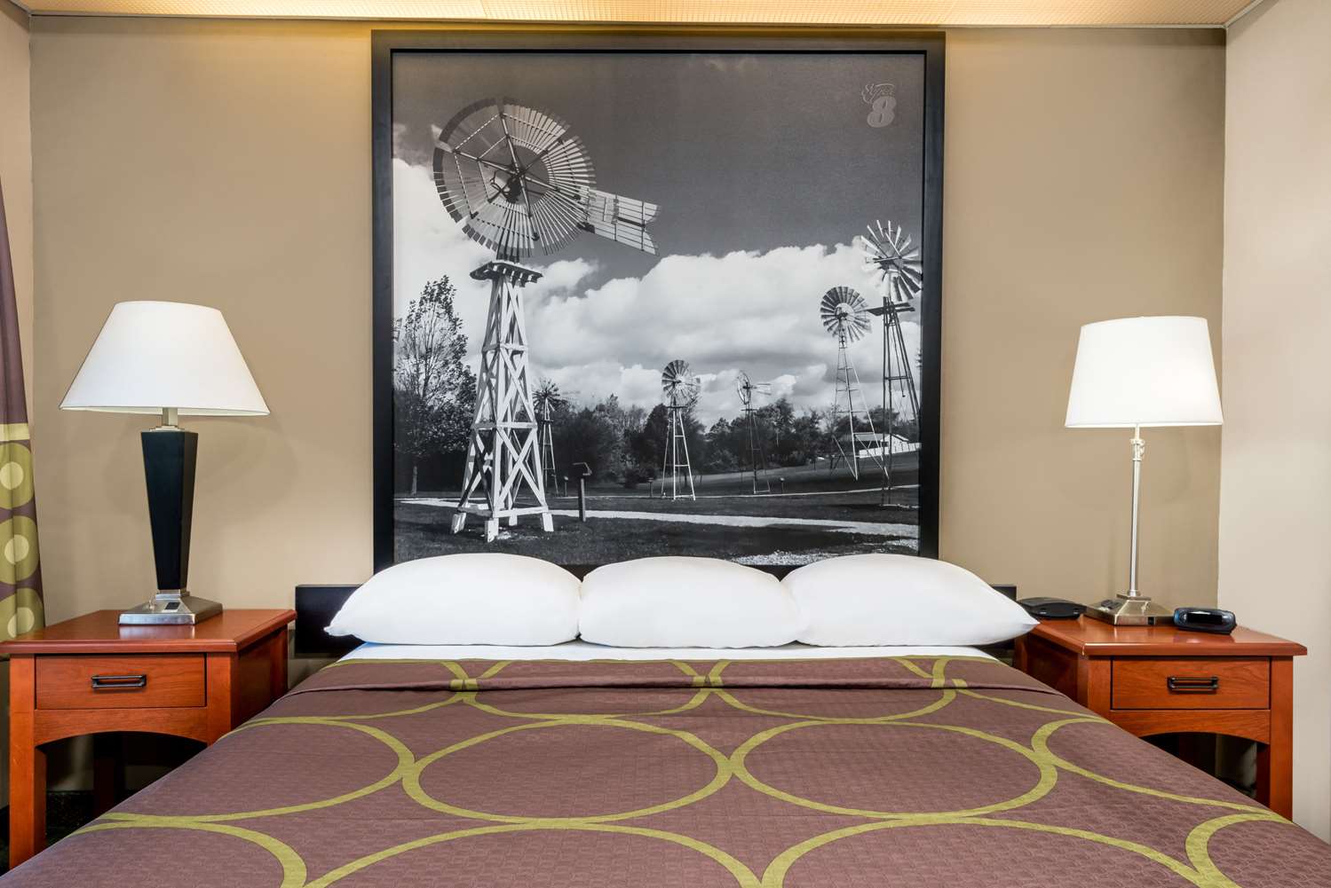 Super 8 by Wyndham Jasper 26/26