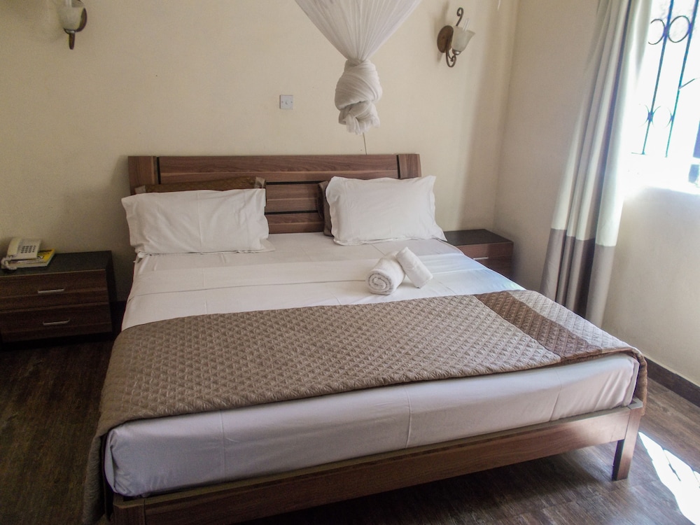 Acamms Lodge Roma 7/50