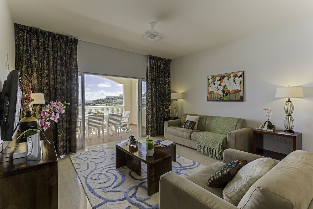 Princess Heights Luxury Boutique Condo Hotel 24/46