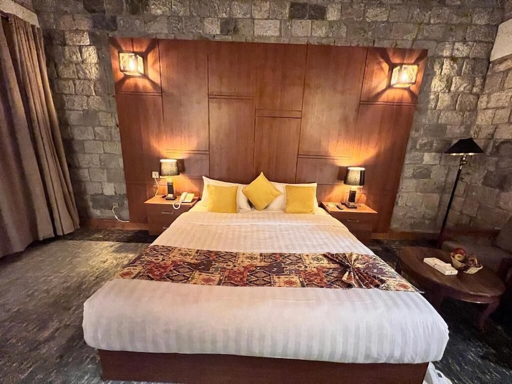 Deluxe, King Bed