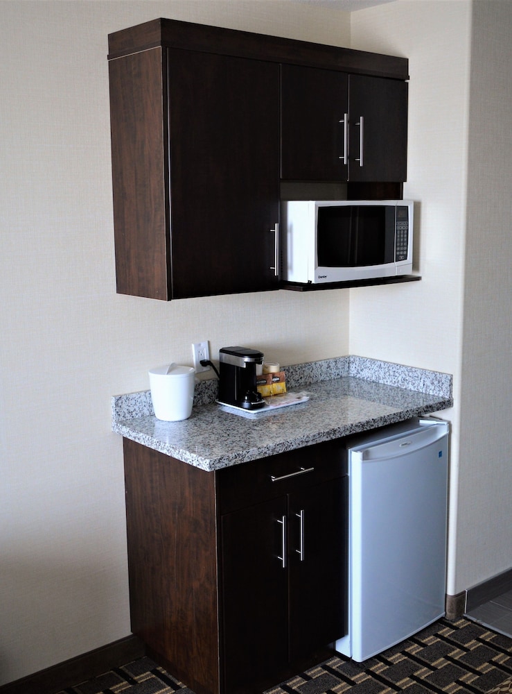 Sigma Inn & Suites Melville 1/28