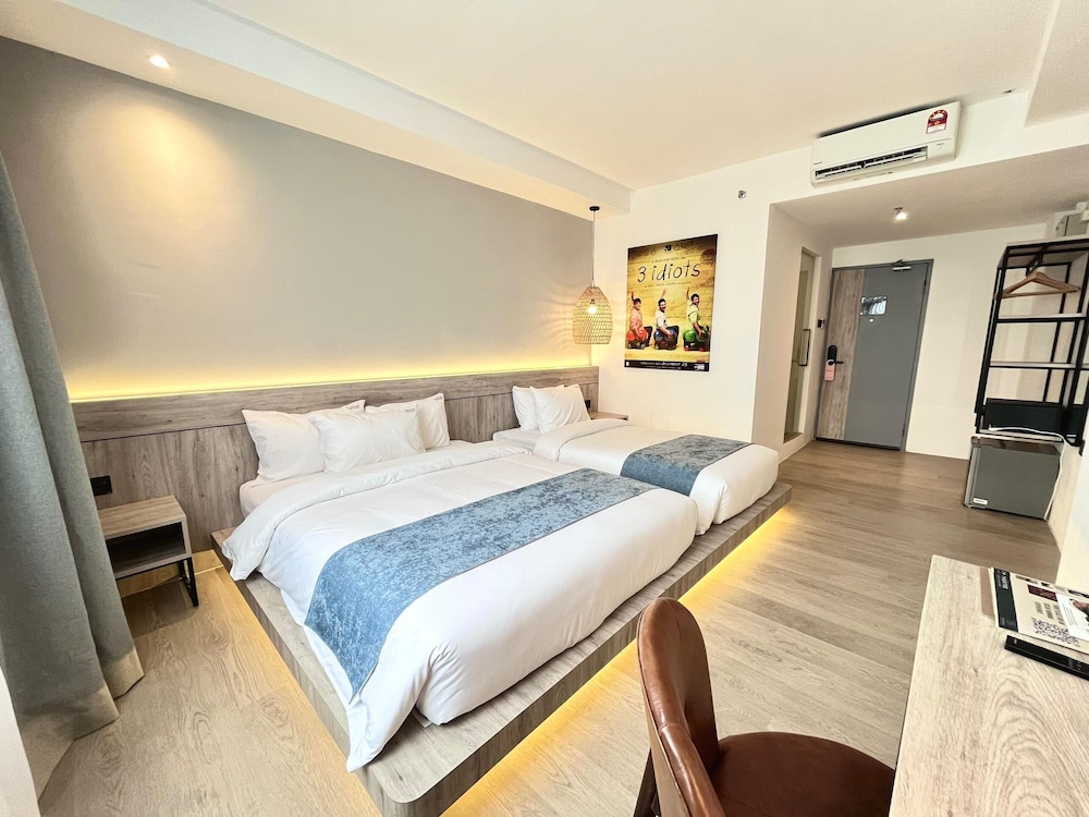 Theatre Hotel Kuching 6/16