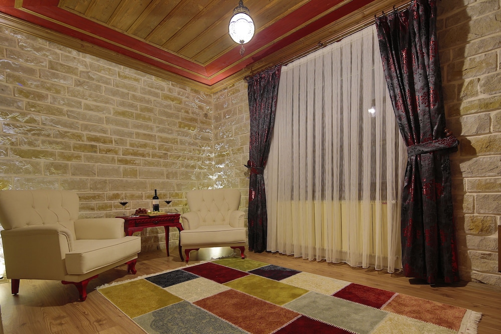 Elevres Stone House Hotel 48/67