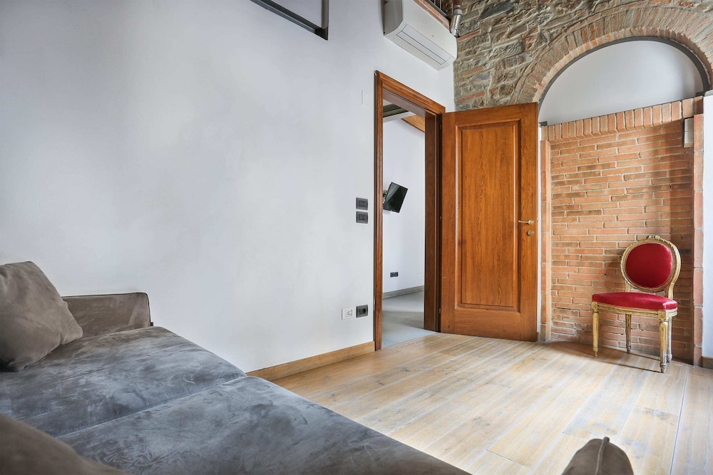 Uffizi Suite I in Florence-hosted by Sweetstay 11/16