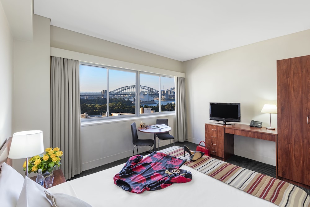 Macleay Hotel 15/46