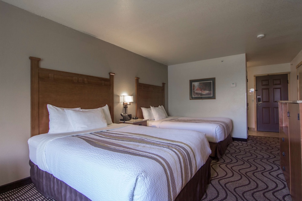 Best Western Plus Riverfront Hotel And Suites 10/37