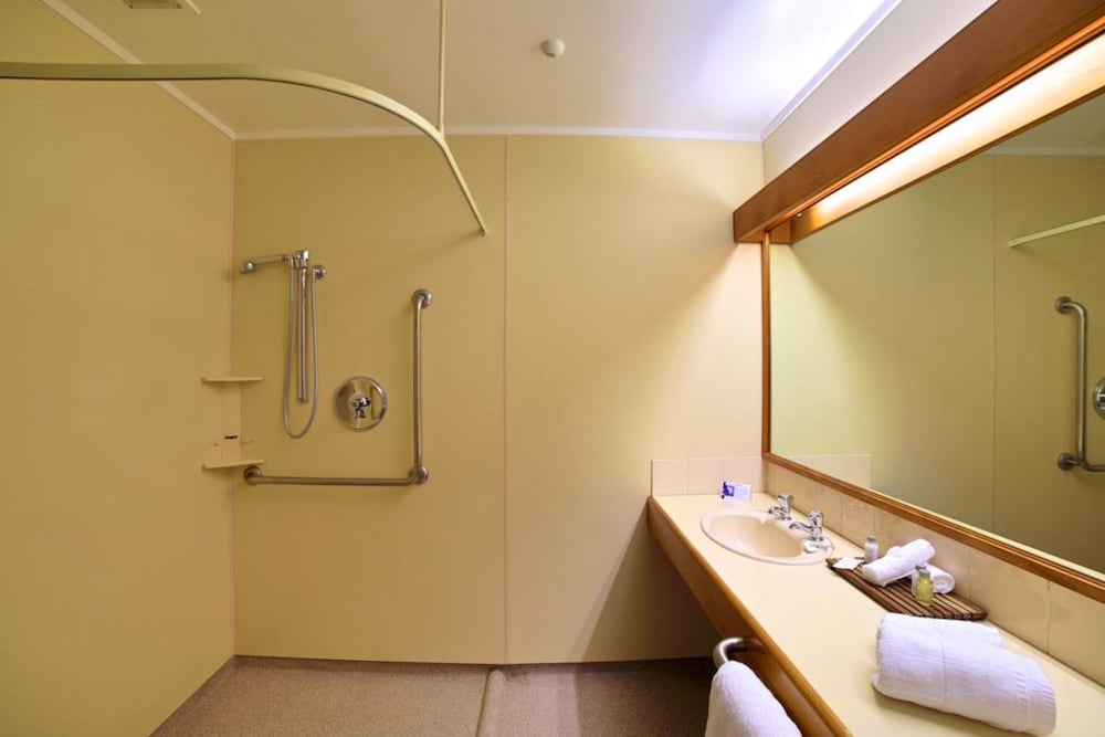 Brentwood Hotel 52/54