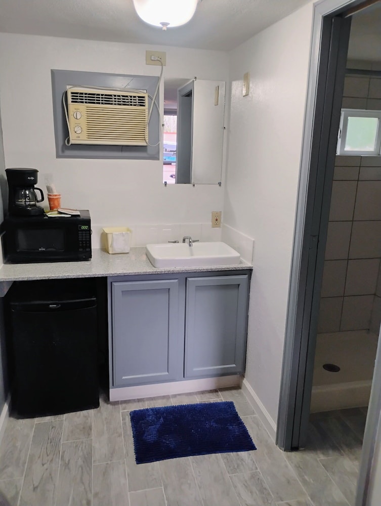 True North Motel 6/57