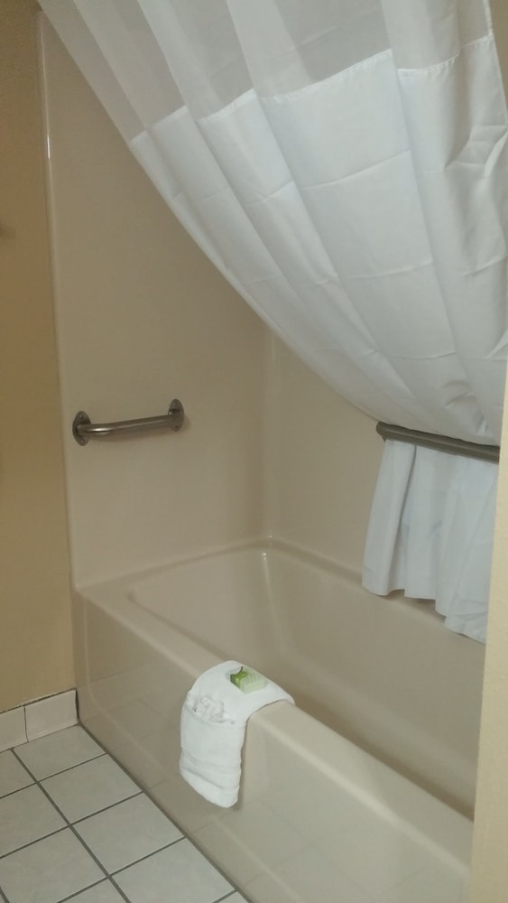 Grandstay Hotel Suites 50/50